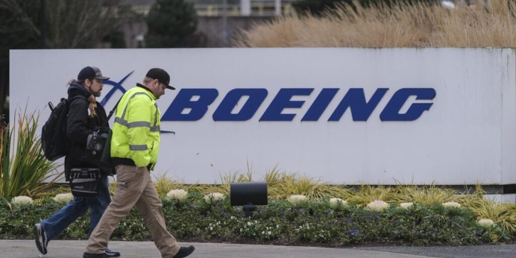 Boeing to Cut 10% of Jobs to Reduce Costs